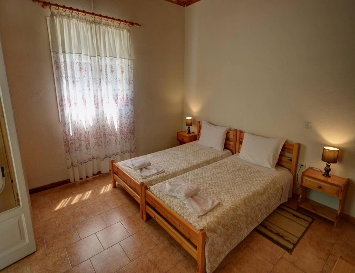 Mikeys Apartments Палеокастрица Екстериор снимка